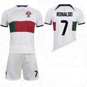 Günstige Portugal Kinder Fußball Trikotsatz WM 2022 Cristiano Ronaldo 7 Auswärtstrikot..